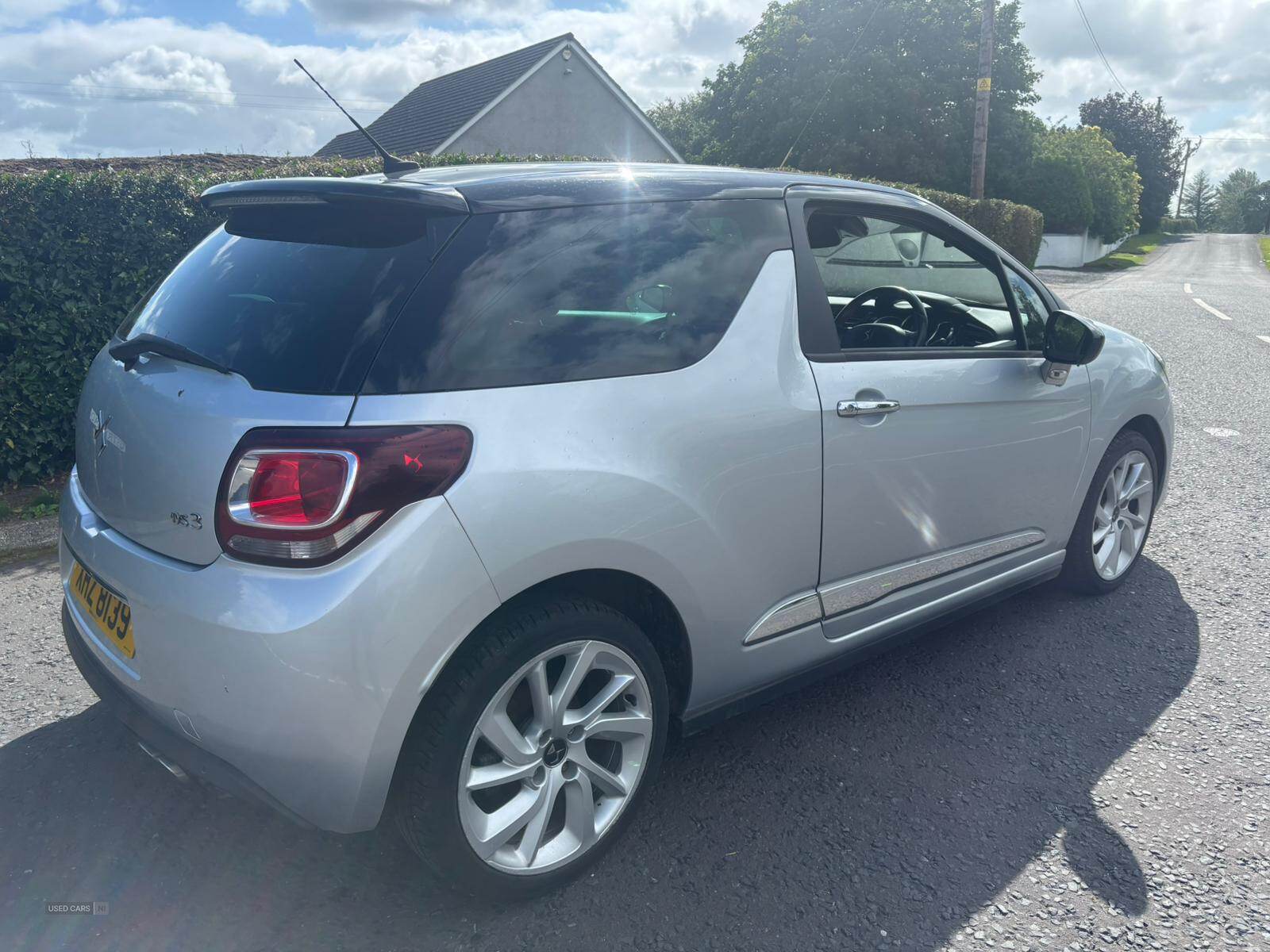 DS 3 DIESEL HATCHBACK in Down