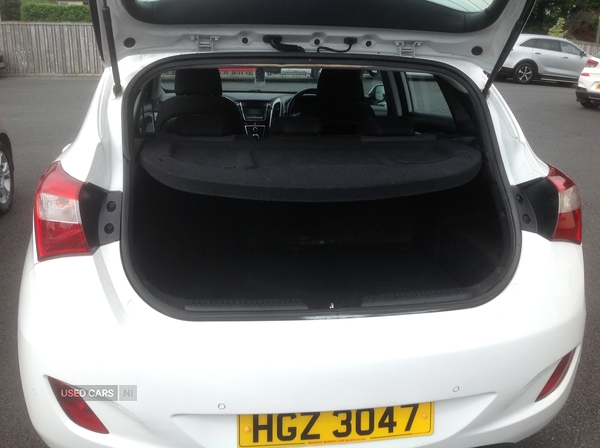 Hyundai i30 HATCHBACK in Down