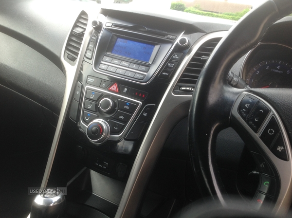 Hyundai i30 HATCHBACK in Down