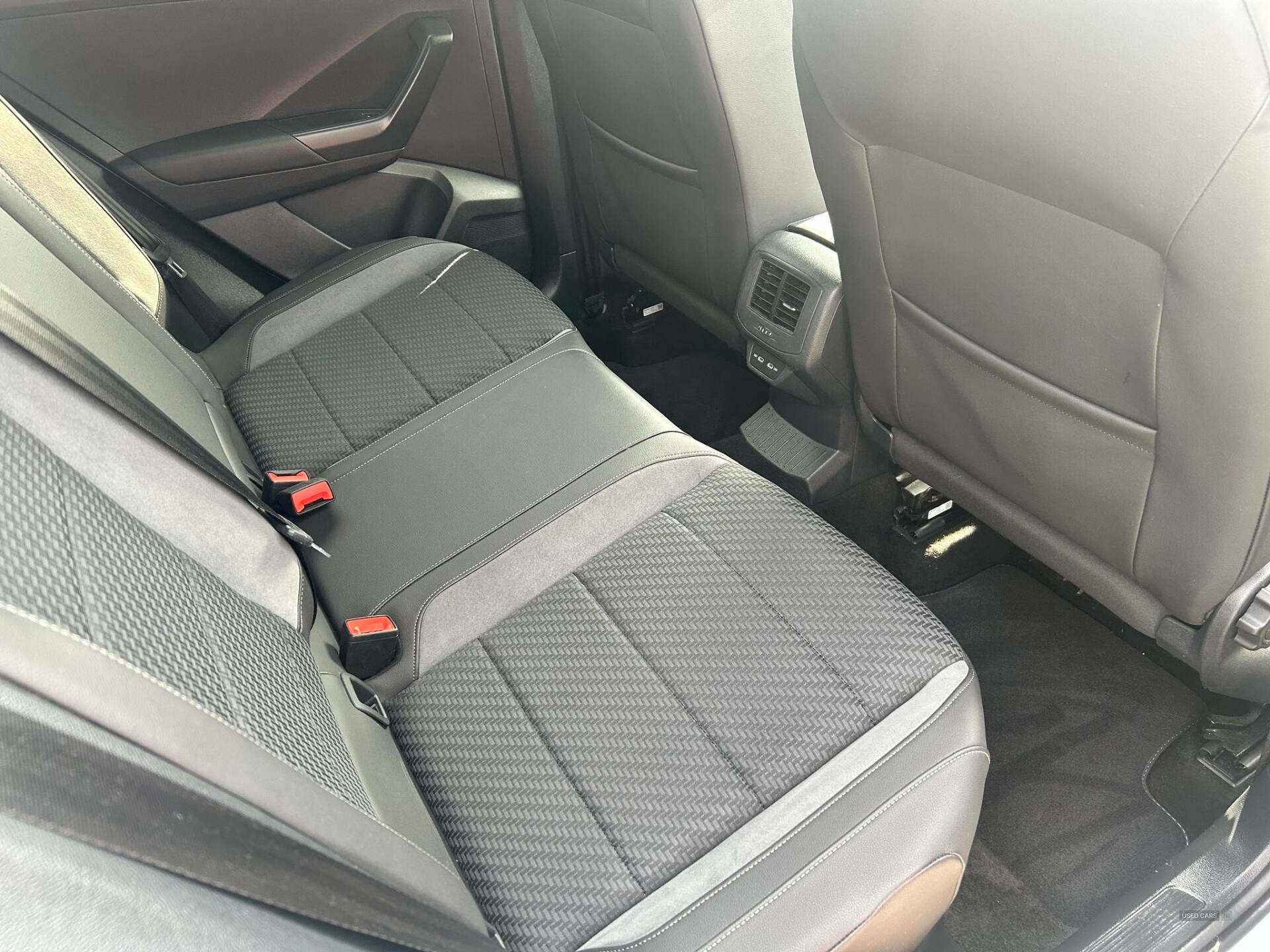 Volkswagen T-Roc DIESEL HATCHBACK in Down