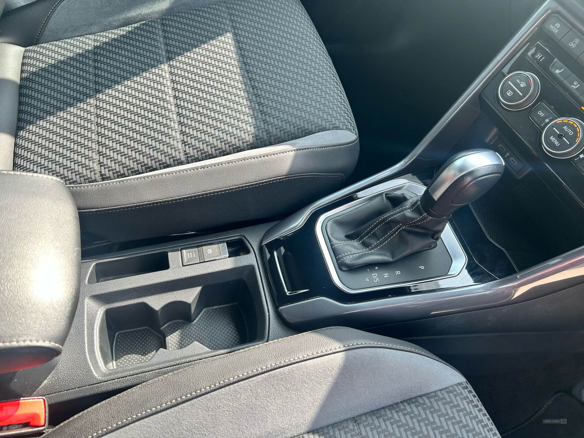 Volkswagen T-Roc DIESEL HATCHBACK in Down