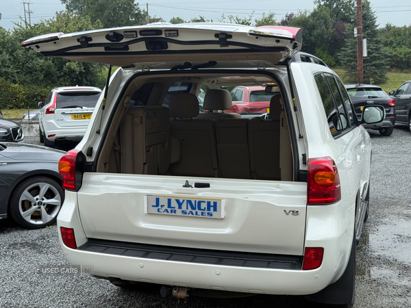 Toyota Land Cruiser V8 DIESEL SW in Down