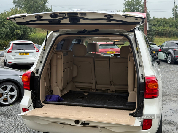 Toyota Land Cruiser V8 DIESEL SW in Down