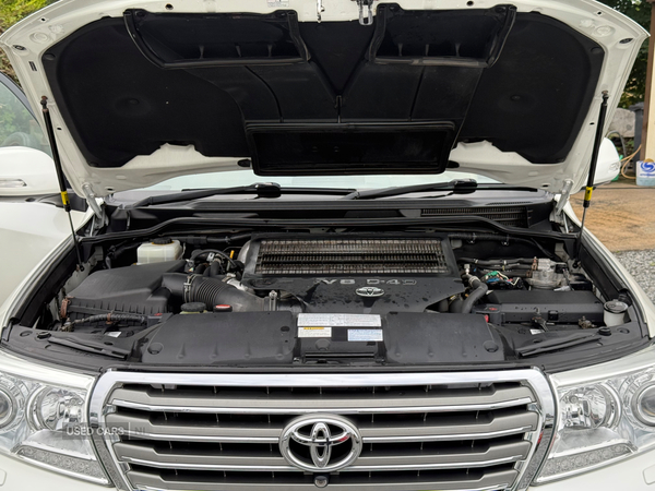 Toyota Land Cruiser V8 DIESEL SW in Down