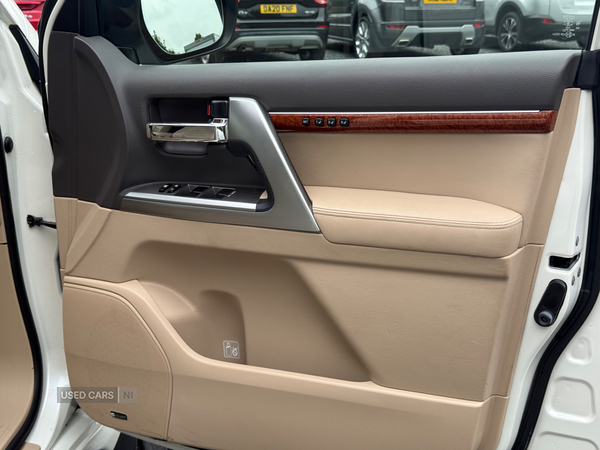 Toyota Land Cruiser V8 DIESEL SW in Down