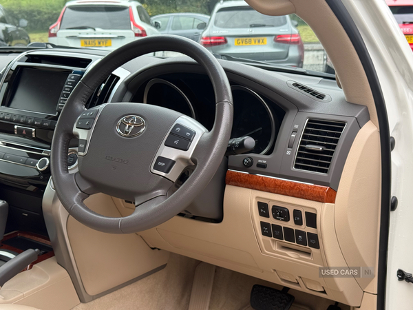 Toyota Land Cruiser V8 DIESEL SW in Down