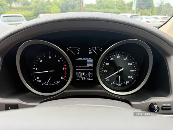 Toyota Land Cruiser V8 DIESEL SW in Down