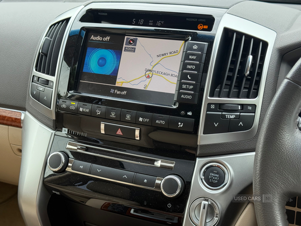 Toyota Land Cruiser V8 DIESEL SW in Down