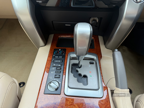 Toyota Land Cruiser V8 DIESEL SW in Down