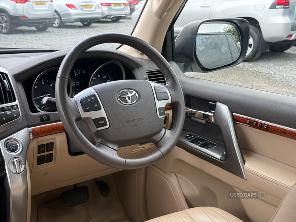 Toyota Land Cruiser V8 DIESEL SW in Down