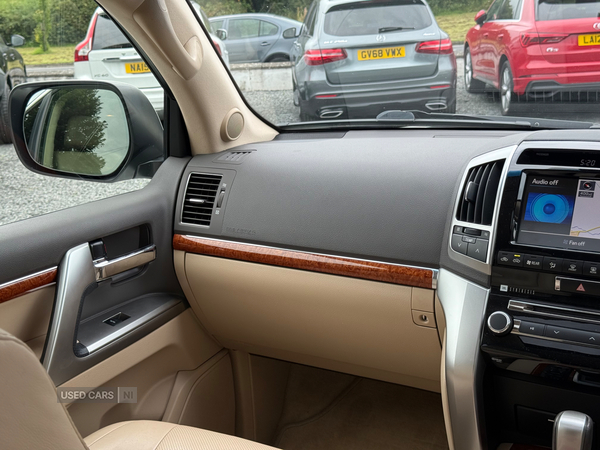 Toyota Land Cruiser V8 DIESEL SW in Down