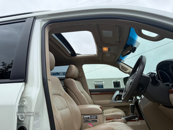Toyota Land Cruiser V8 DIESEL SW in Down