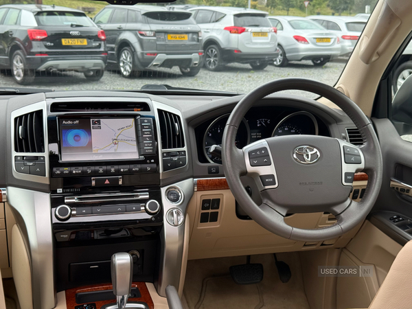 Toyota Land Cruiser V8 DIESEL SW in Down