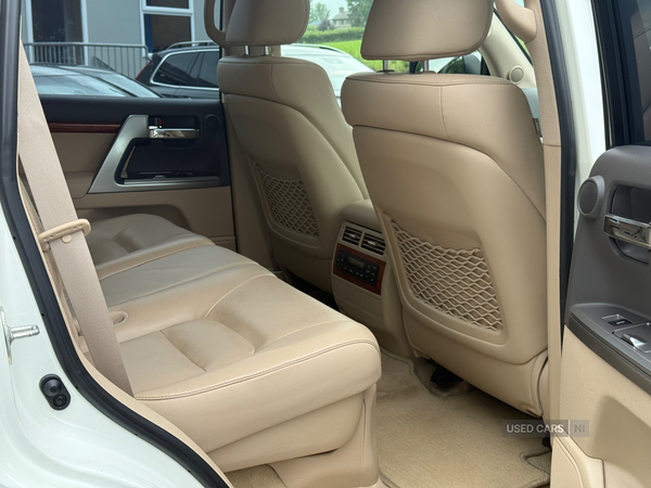 Toyota Land Cruiser V8 DIESEL SW in Down