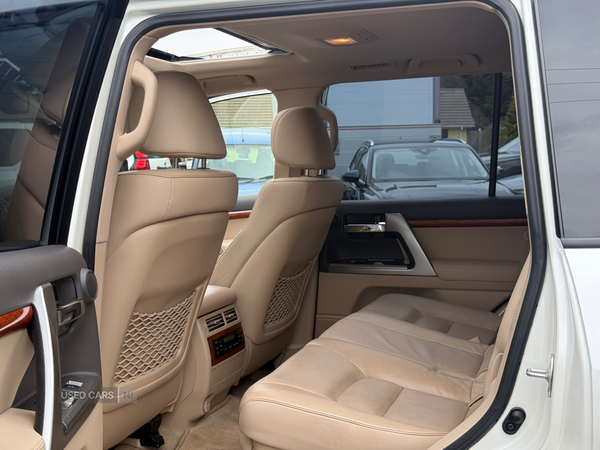 Toyota Land Cruiser V8 DIESEL SW in Down