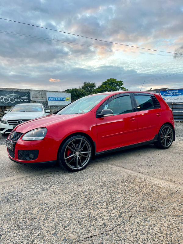 Volkswagen Golf HATCHBACK in Down