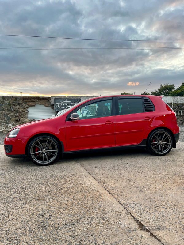 Volkswagen Golf HATCHBACK in Down