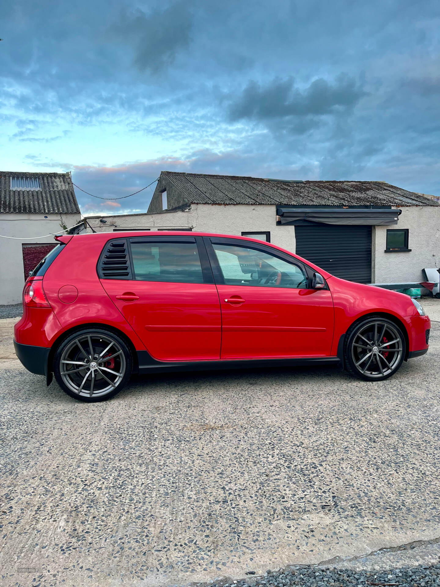 Volkswagen Golf HATCHBACK in Down