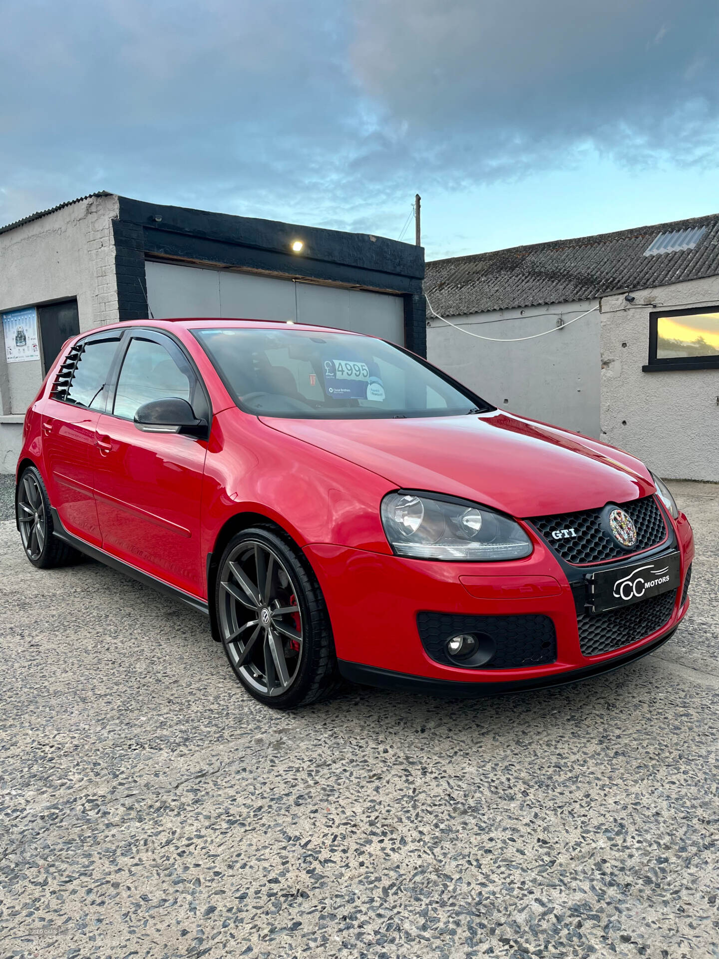 Volkswagen Golf HATCHBACK in Down