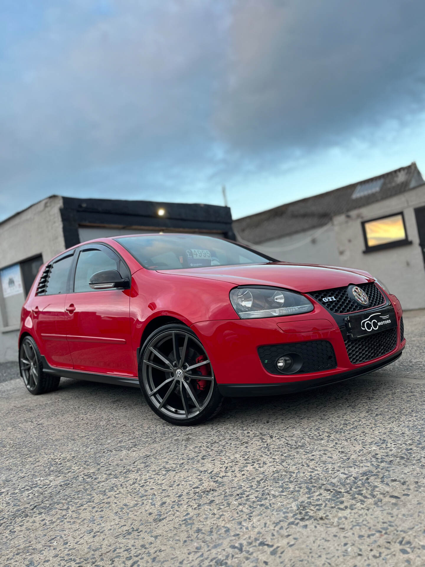 Volkswagen Golf HATCHBACK in Down