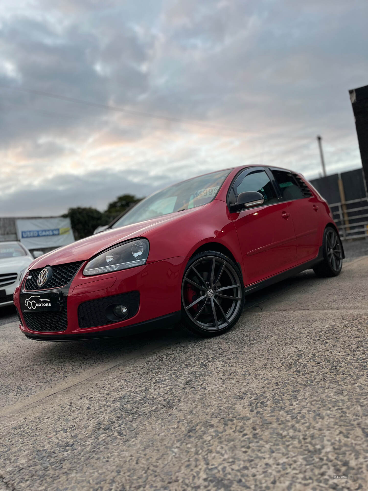 Volkswagen Golf HATCHBACK in Down