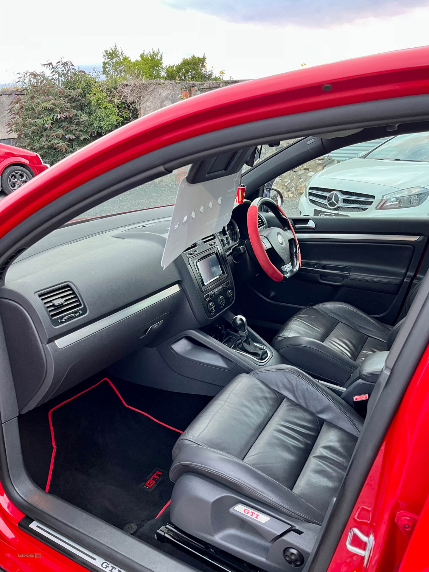Volkswagen Golf HATCHBACK in Down