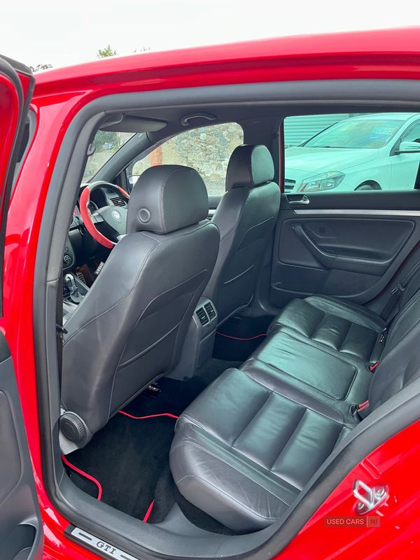 Volkswagen Golf HATCHBACK in Down