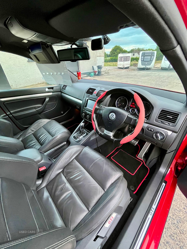 Volkswagen Golf HATCHBACK in Down