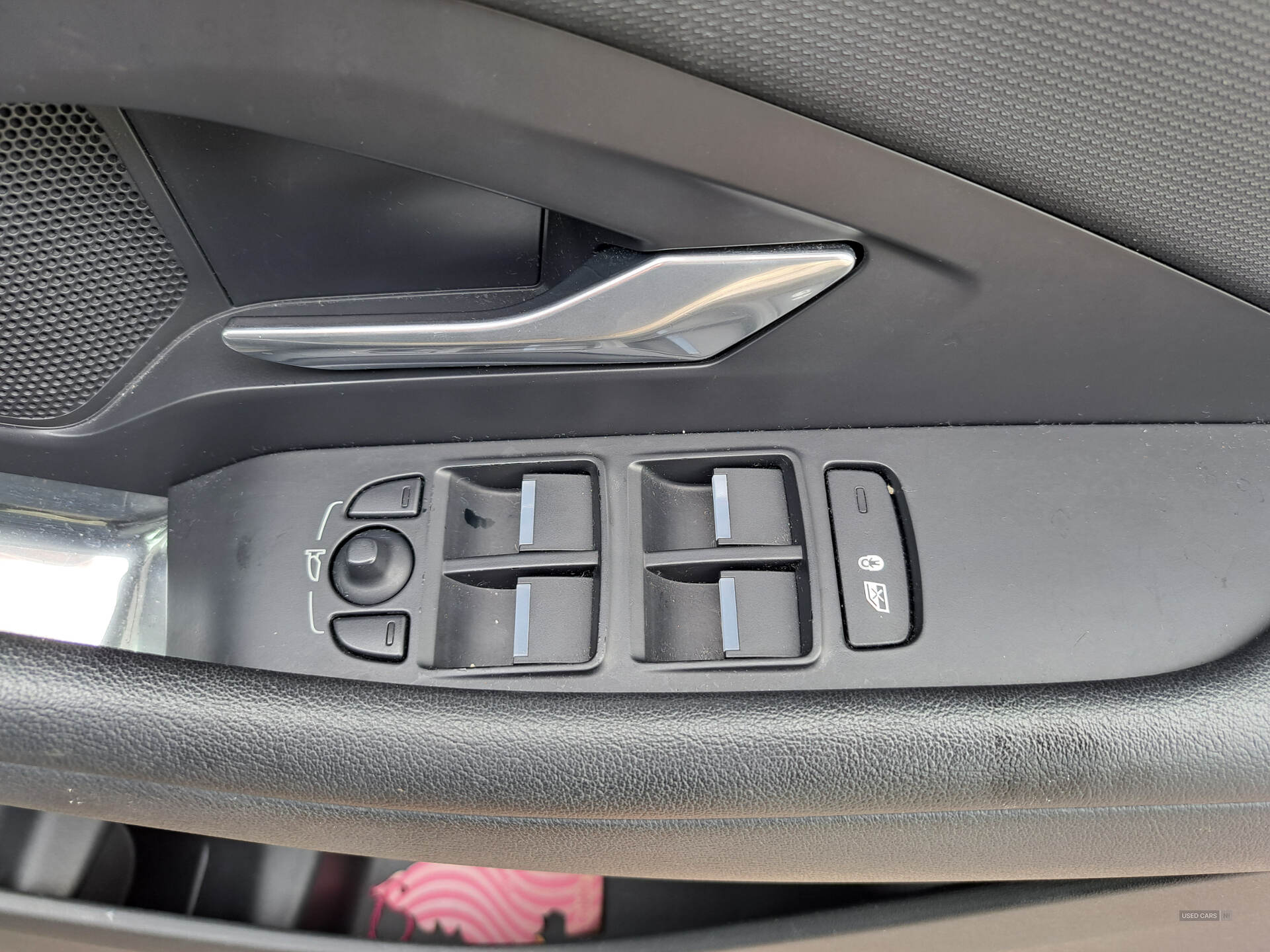 Car Thumbnail 16