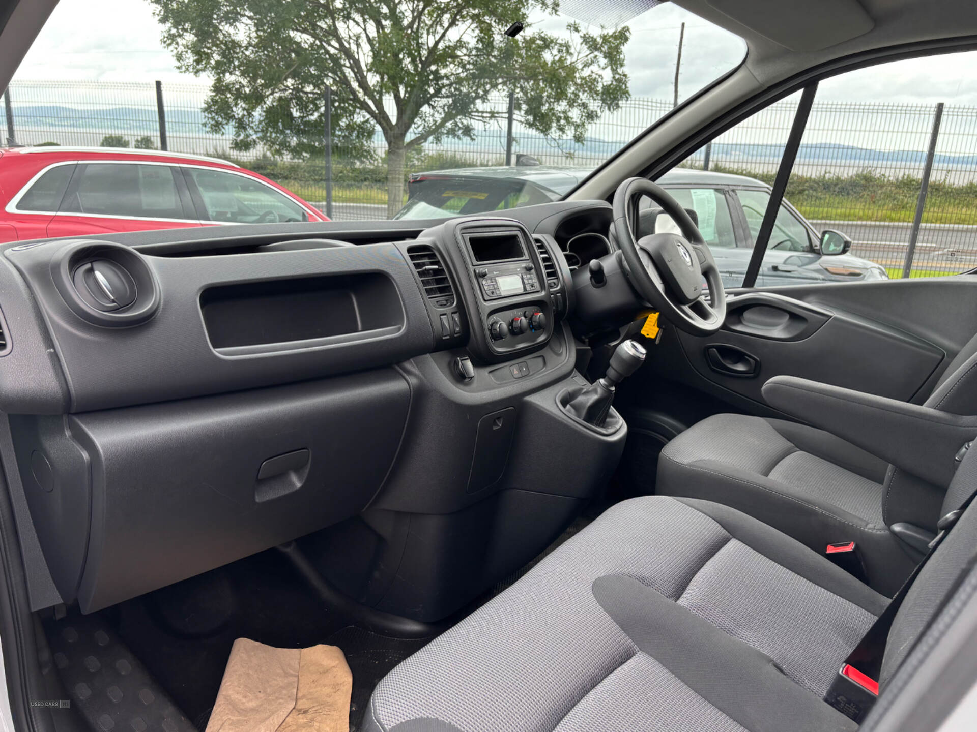 Car Thumbnail 5