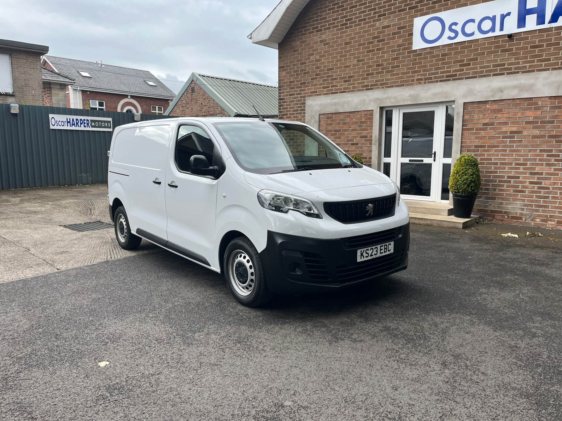 Peugeot Expert STANDARD DIESEL in Derry / Londonderry
