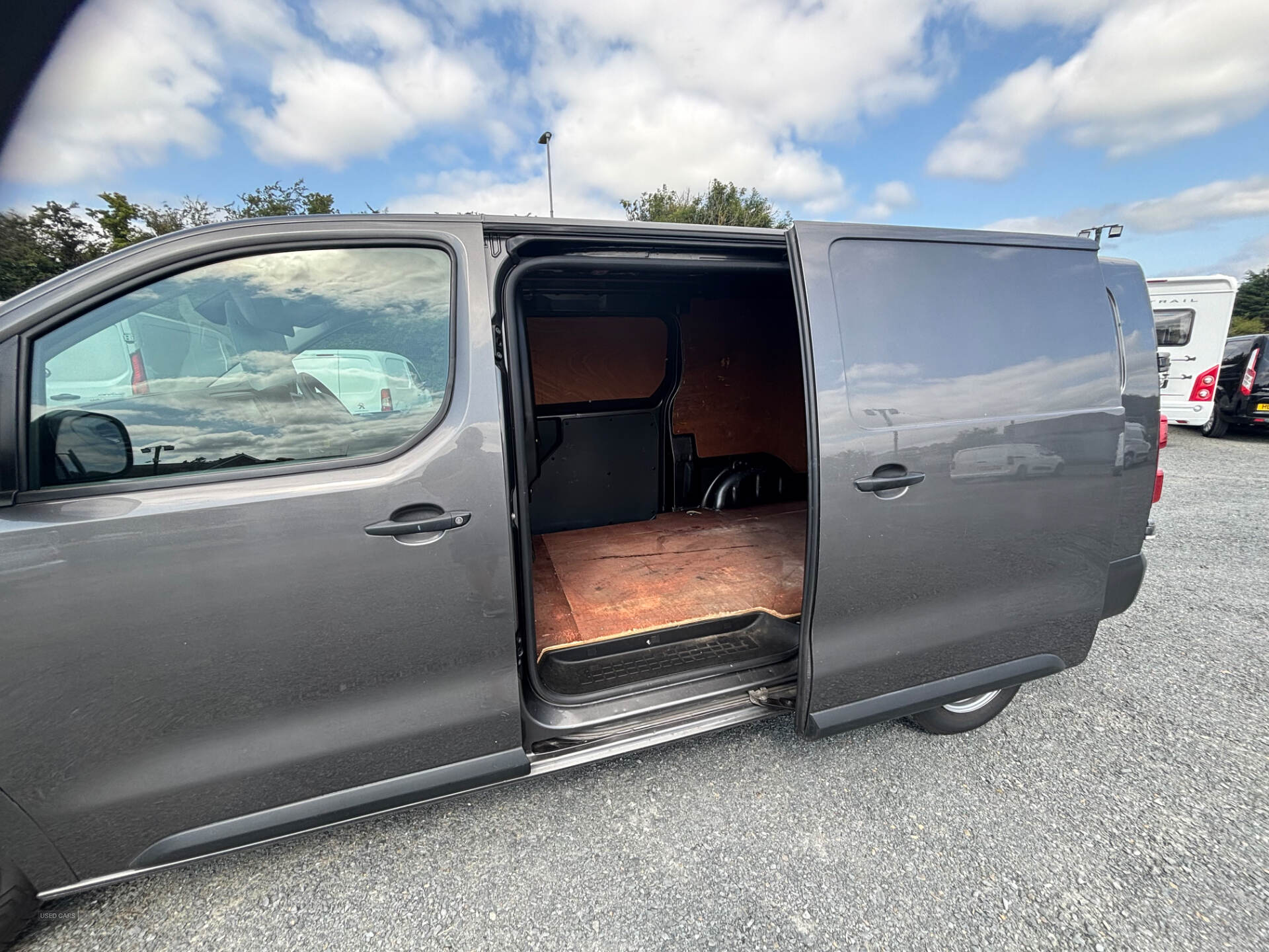 Citroen Dispatch XL DIESEL in Down