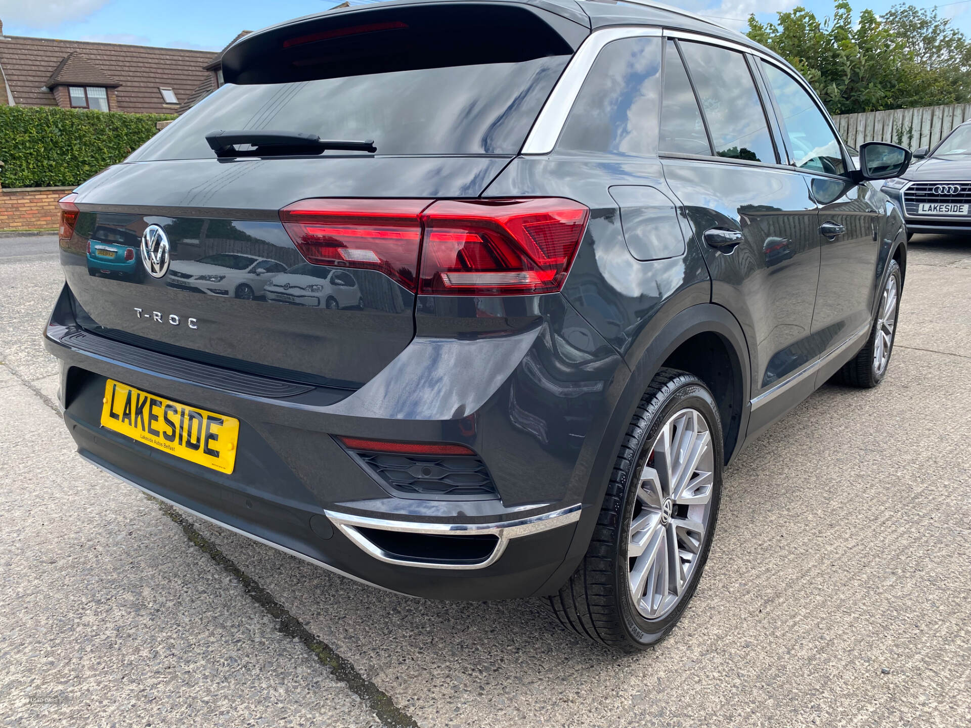 Volkswagen T-Roc HATCHBACK in Down