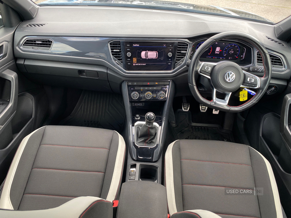 Volkswagen T-Roc HATCHBACK in Down