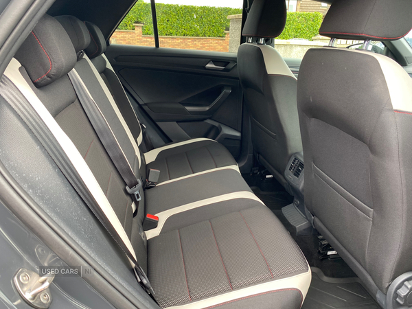 Volkswagen T-Roc HATCHBACK in Down
