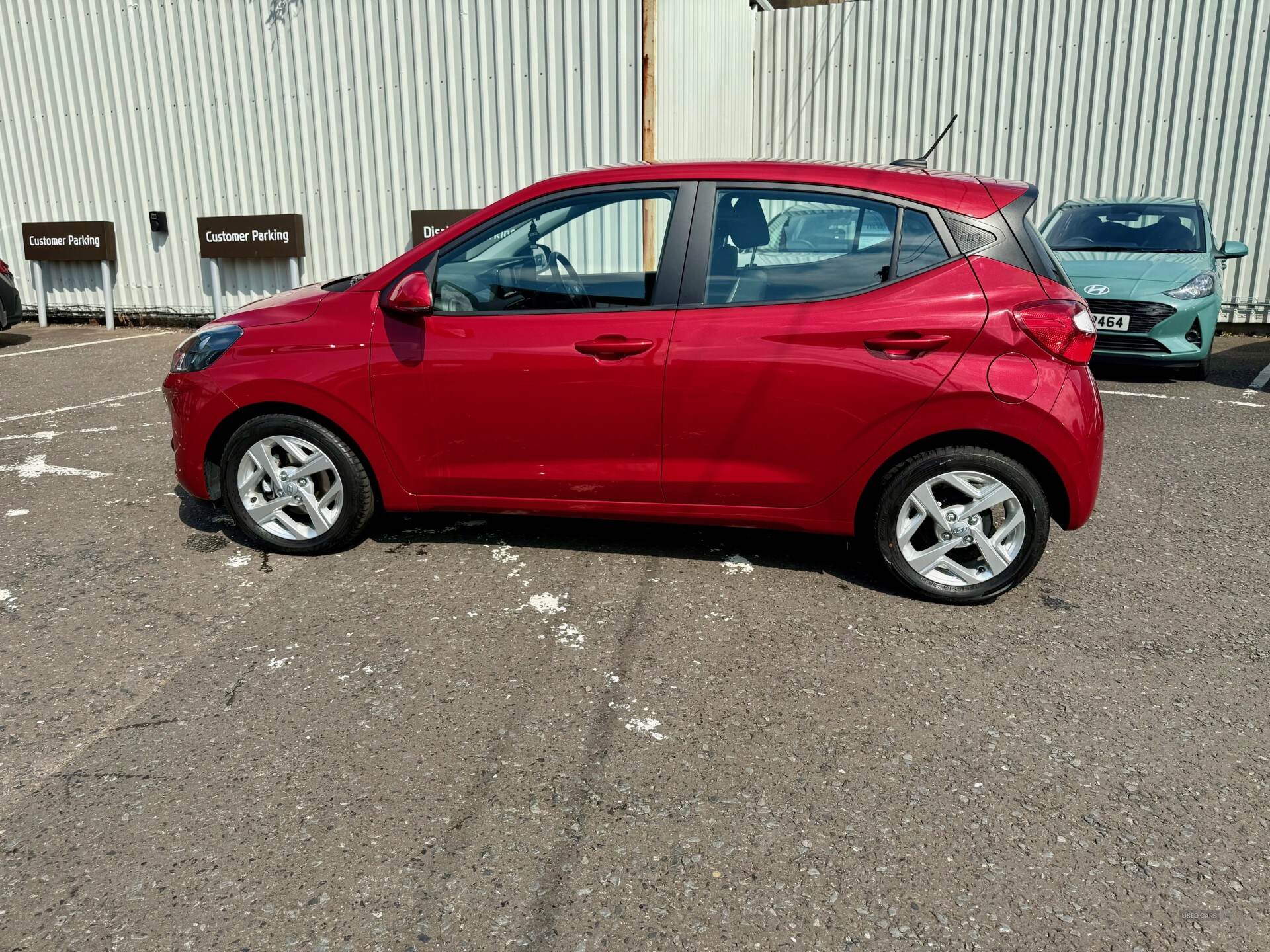 Hyundai i10 HATCHBACK in Down