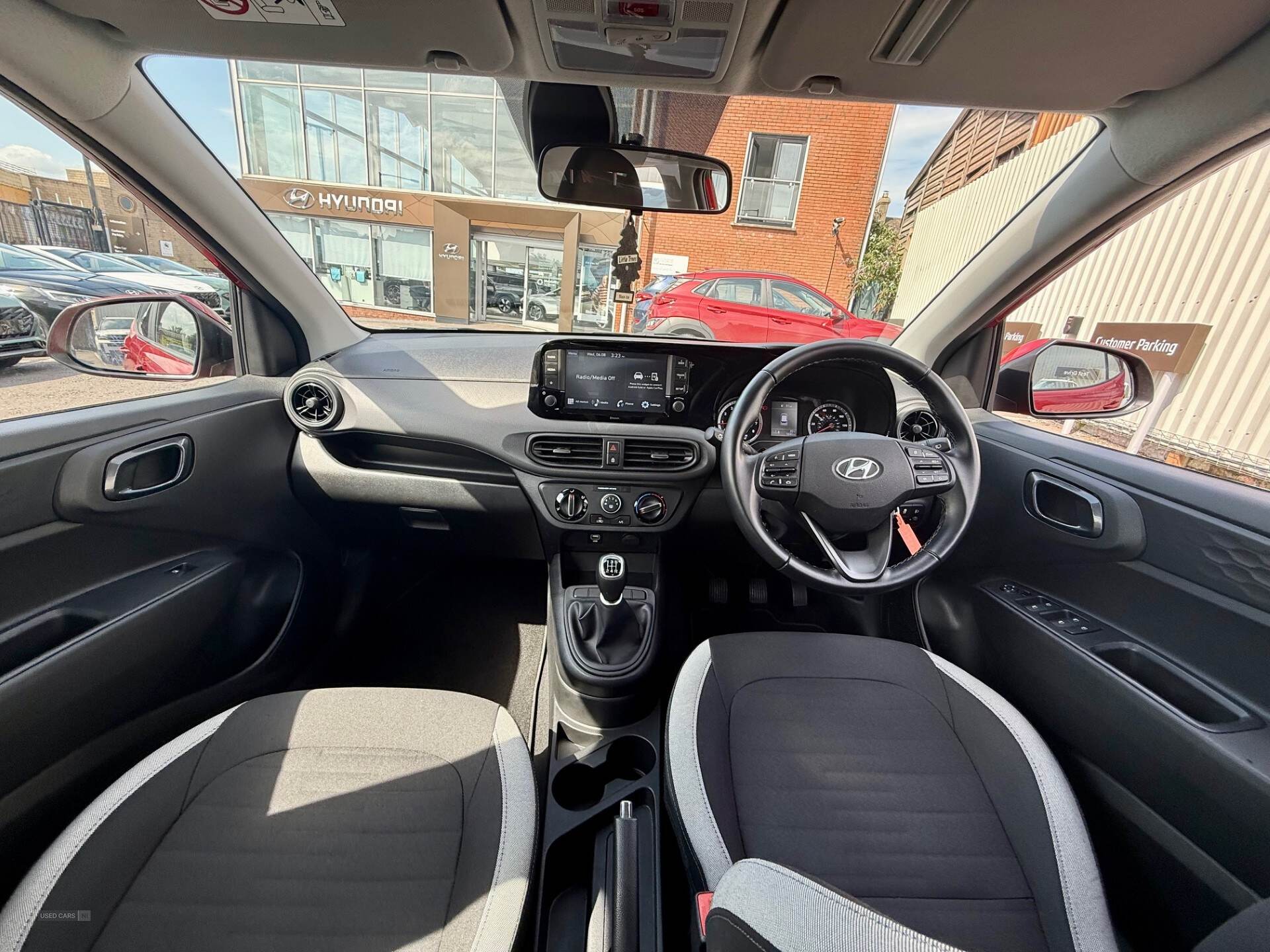 Hyundai i10 HATCHBACK in Down