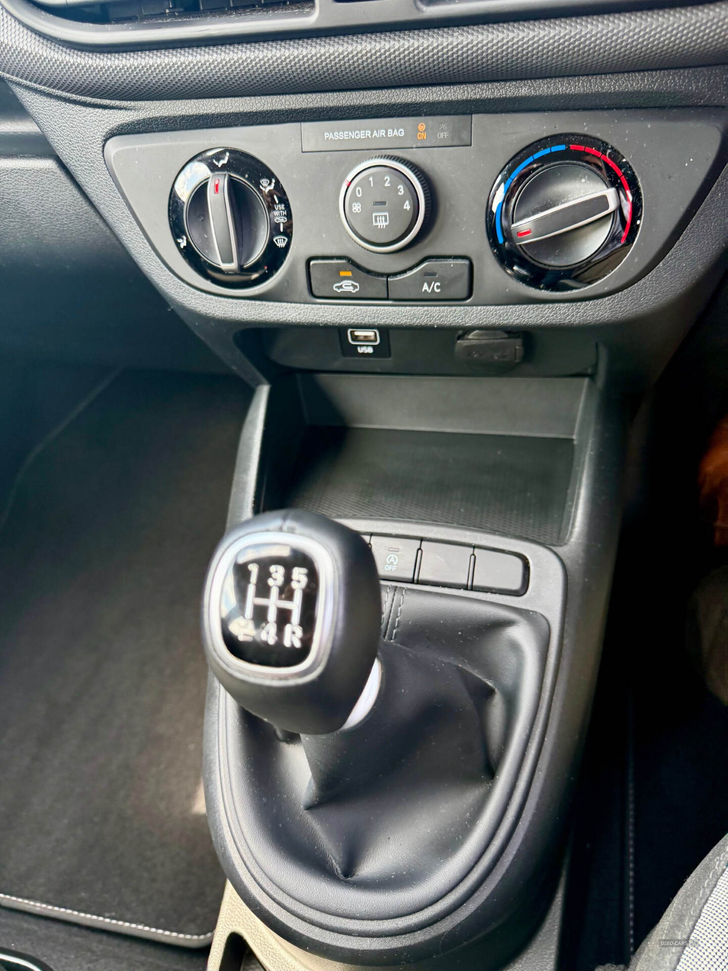Hyundai i10 HATCHBACK in Down