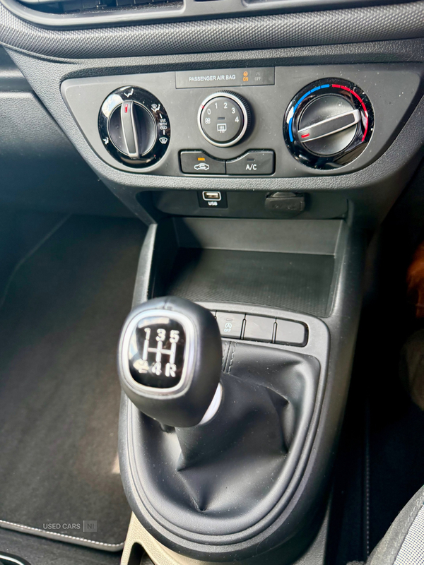 Hyundai i10 HATCHBACK in Down
