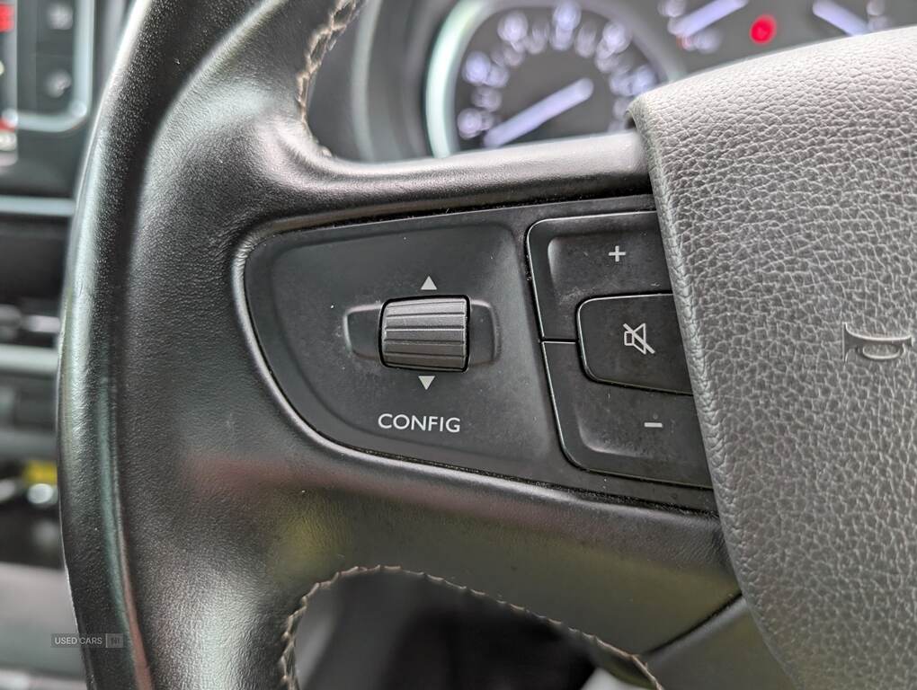 Car Thumbnail 16