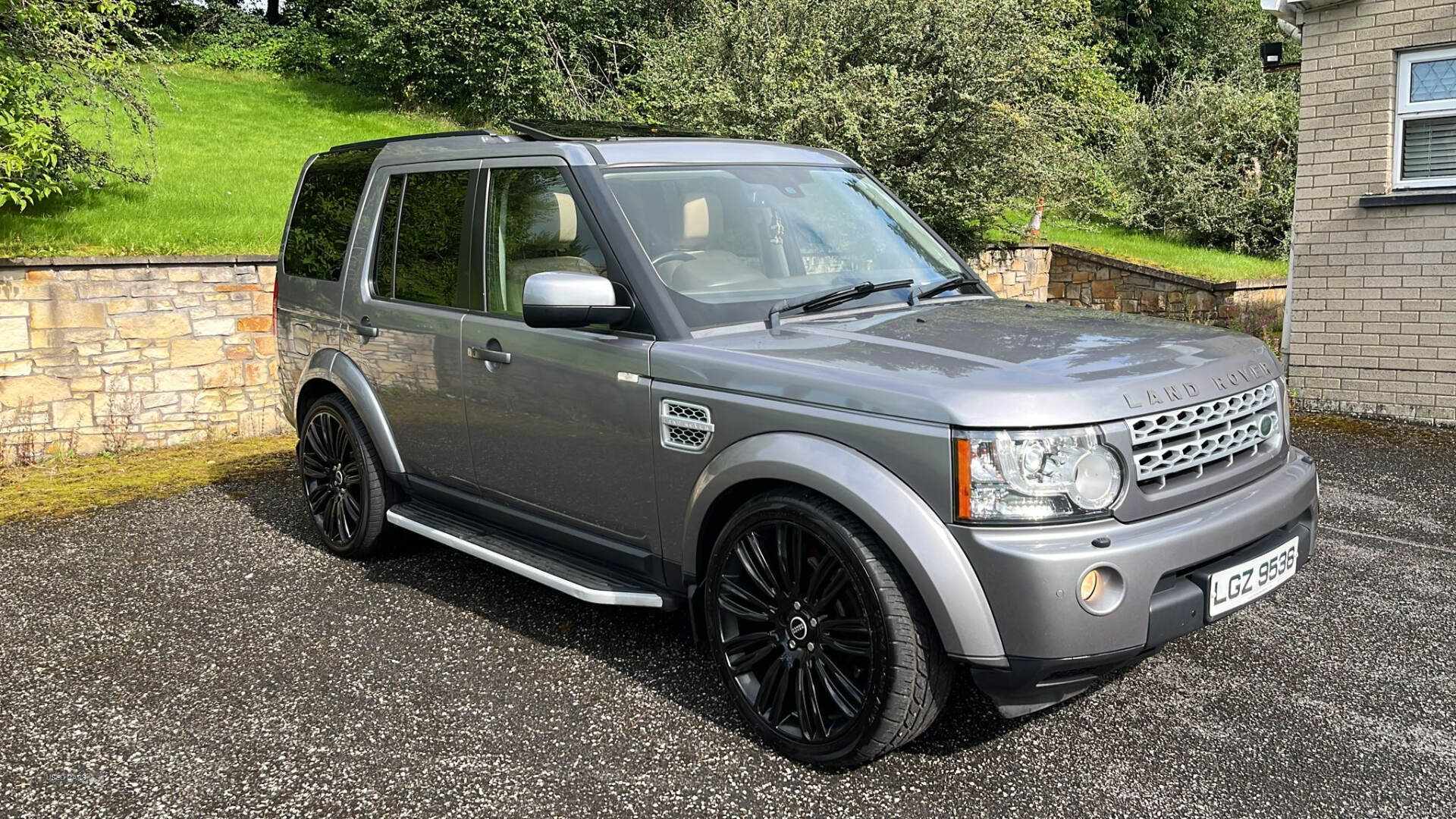 Land Rover Discovery DIESEL SW in Fermanagh