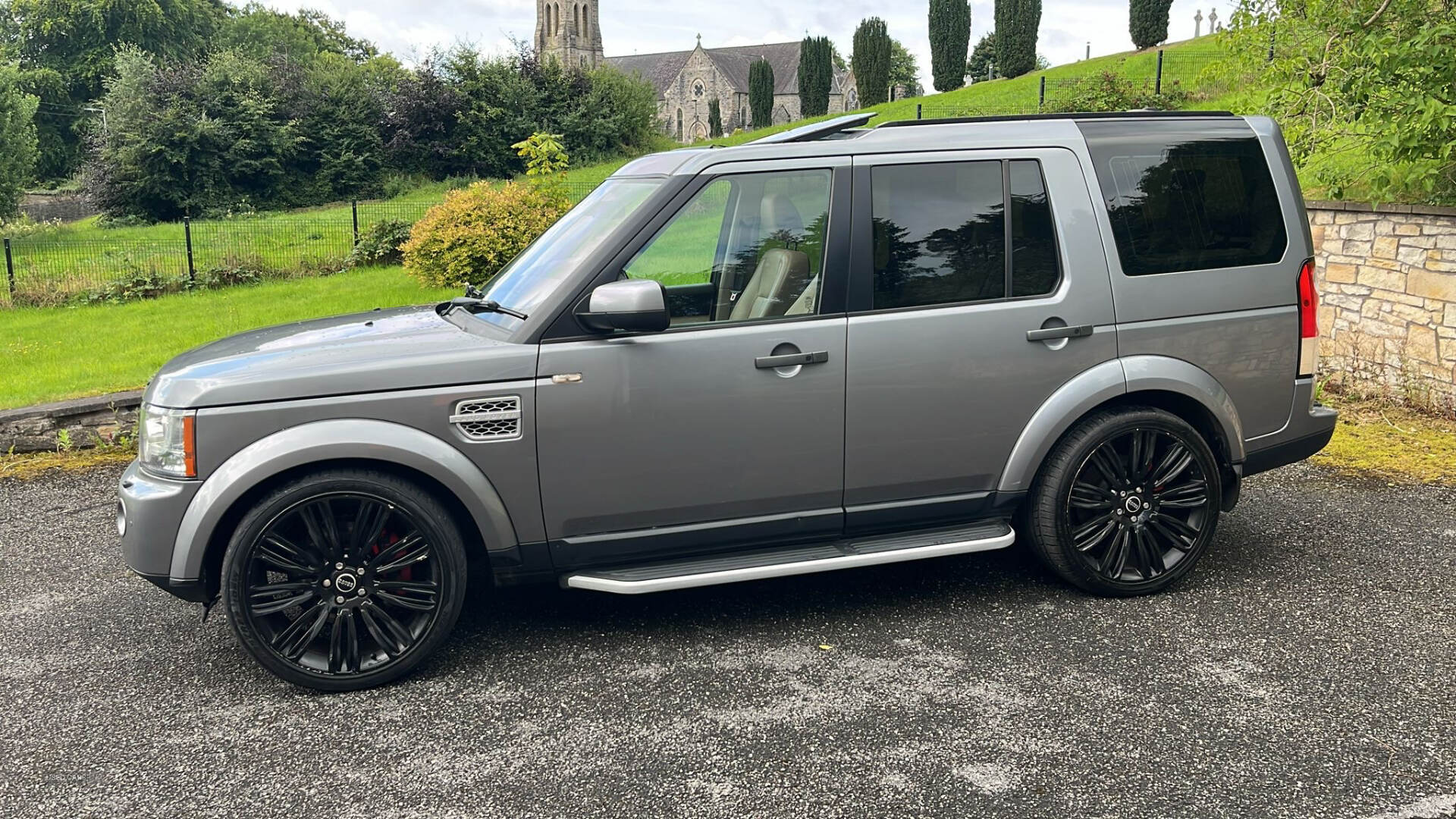 Land Rover Discovery DIESEL SW in Fermanagh