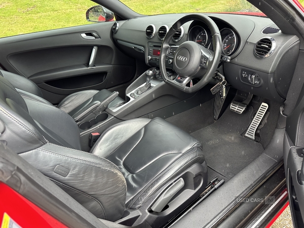 Audi TT COUPE in Down