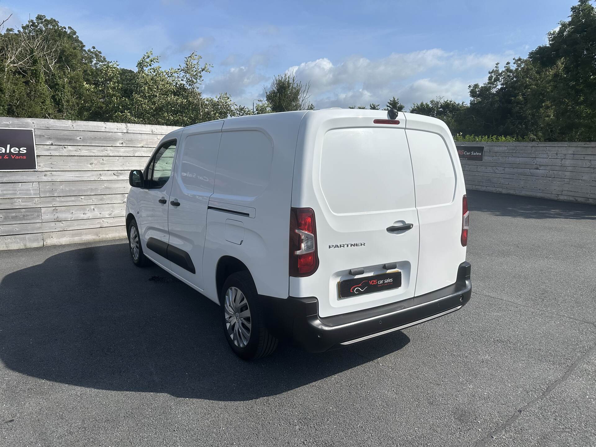 Peugeot Partner LONG DIESEL in Down