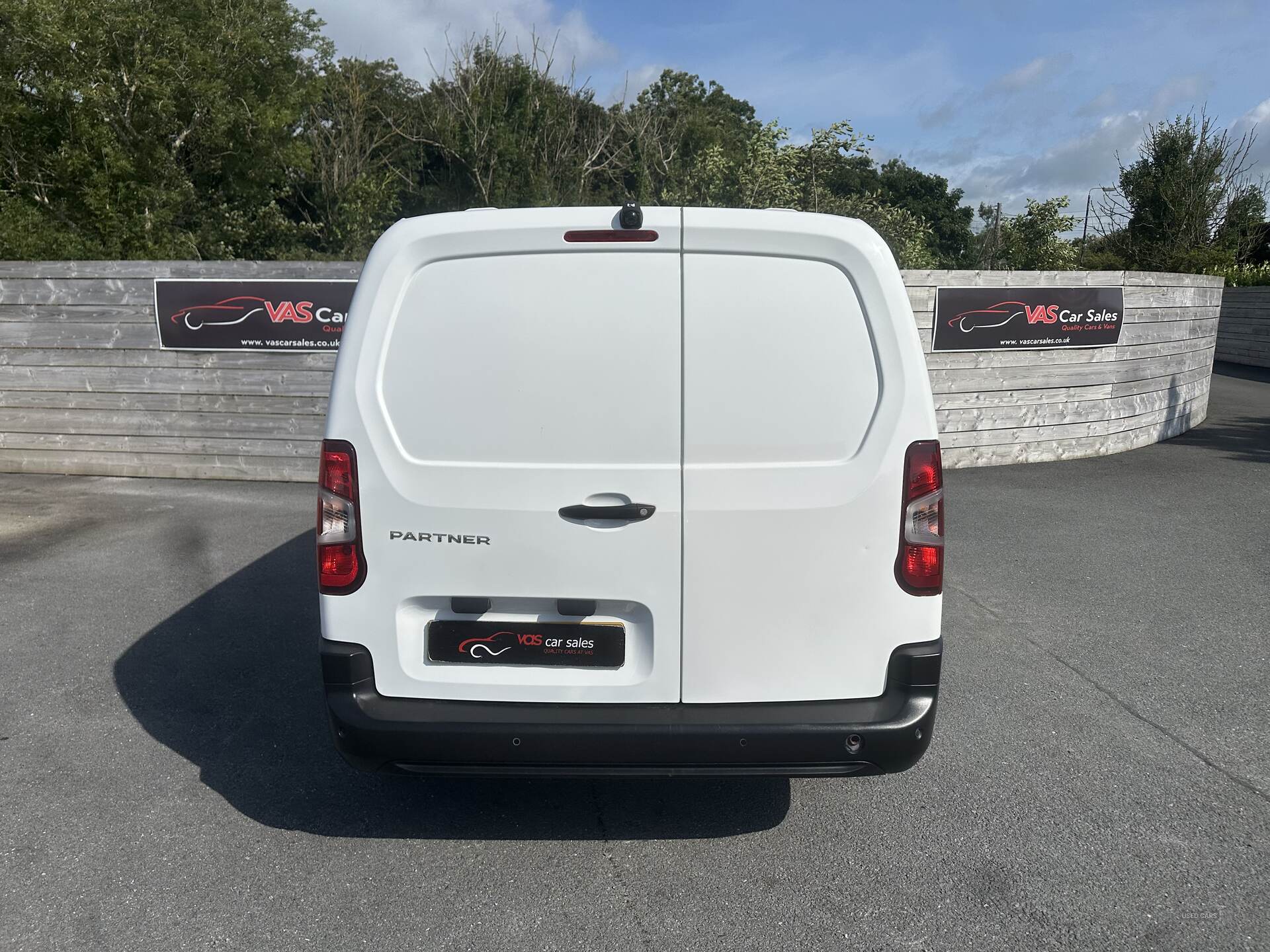 Peugeot Partner LONG DIESEL in Down