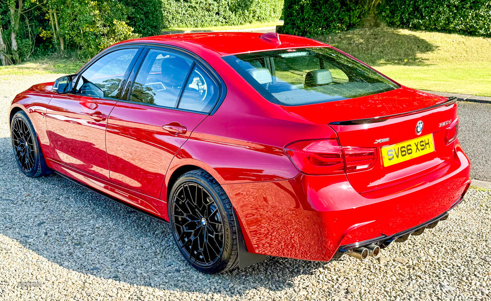 Car Thumbnail 5