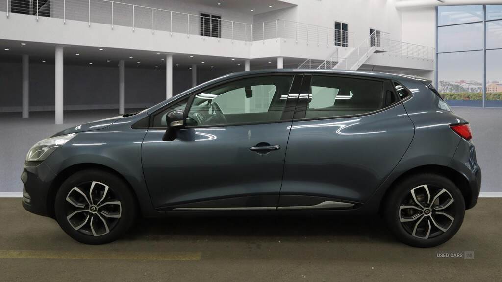 Renault Clio in Derry / Londonderry