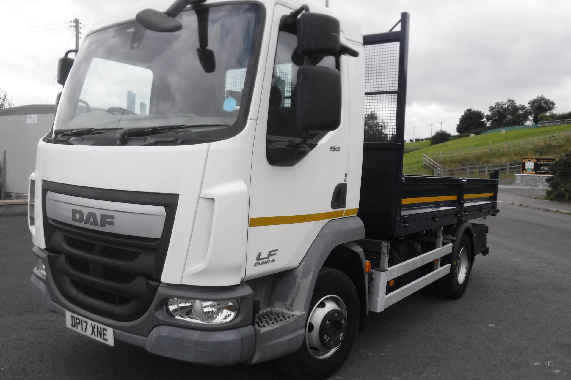 Daf LF 7500kg gross double dropside tipper. in Down