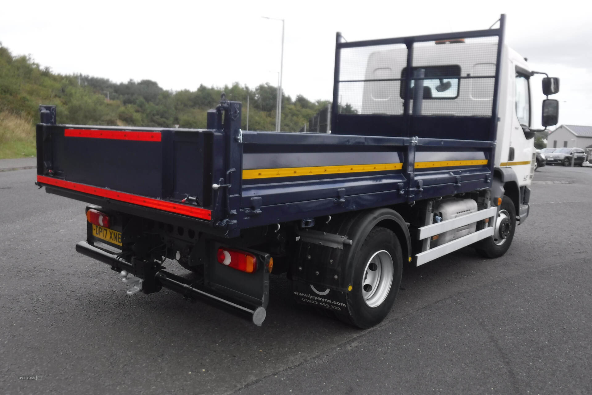 Daf LF 7500kg gross double dropside tipper. in Down