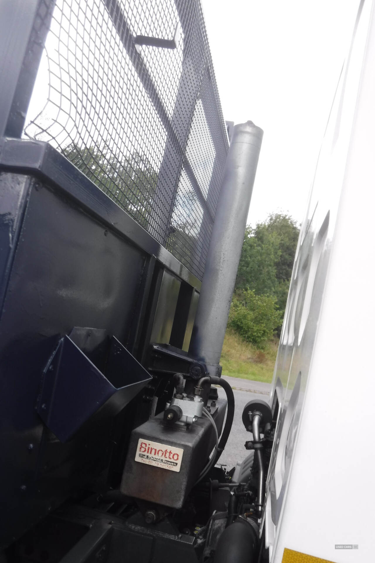 Daf LF 7500kg gross double dropside tipper. in Down